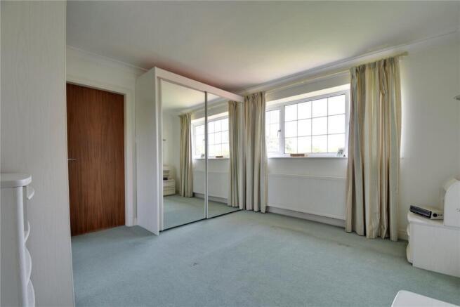 4 bed Detached for sale Image 11