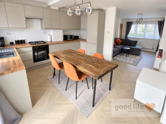 20260915_081708210_iOS111 galashiels road.jpg