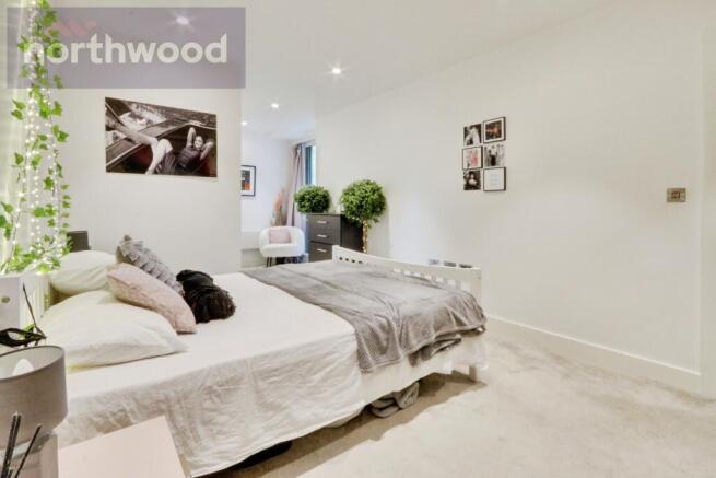 2 bed Flat for sale Image 11