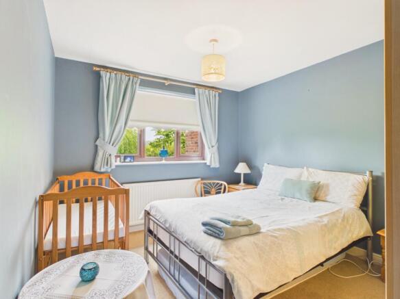 5 bed Detached for sale Image 12