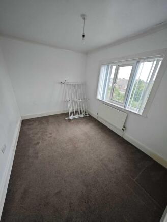 3 bed Semi-Detached to rent Image 8