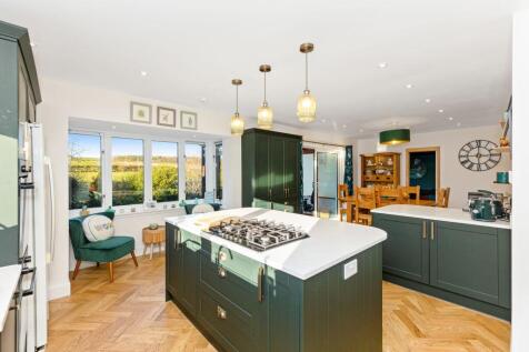36 Dewartown, Gorebridge, EH23 4NX