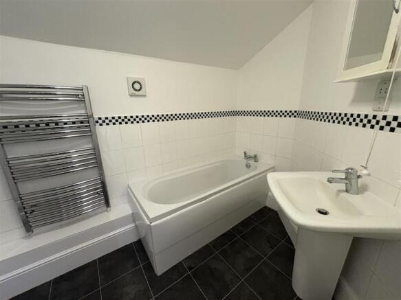 2 bed Flat to rent Image 9