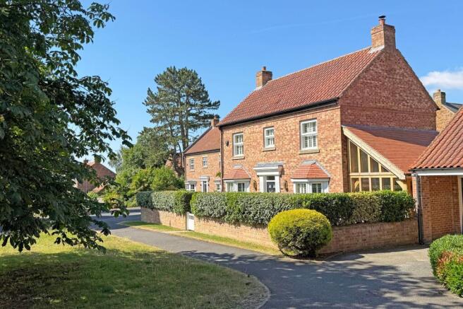 4 bed Detached for sale Image 9