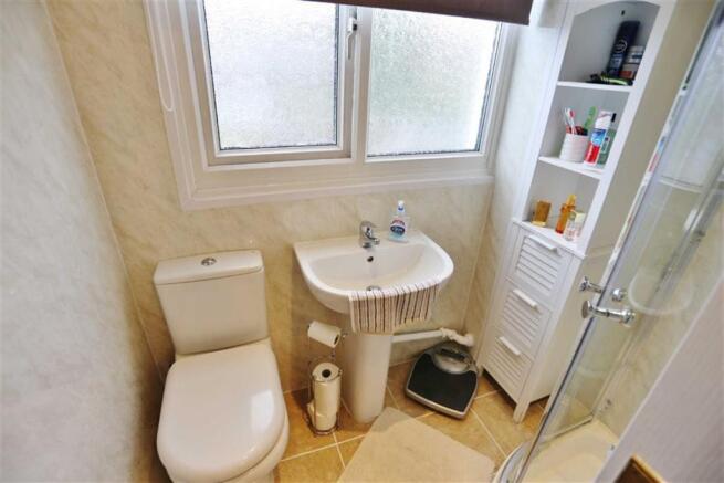 SHOWER ROOM/WC