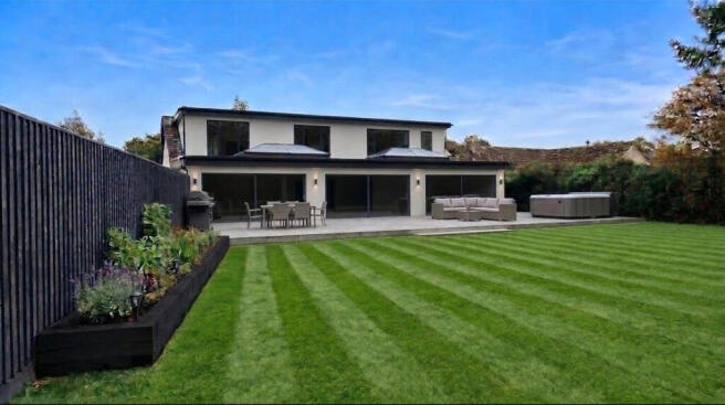 Large Secluded Rear Garden
