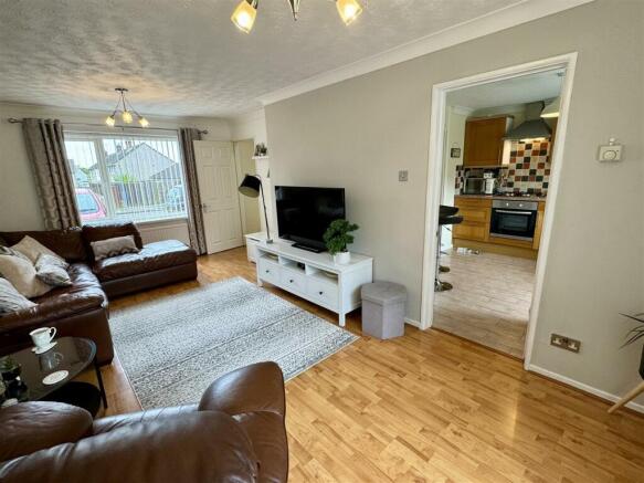 Living Room/Living/Dining Room