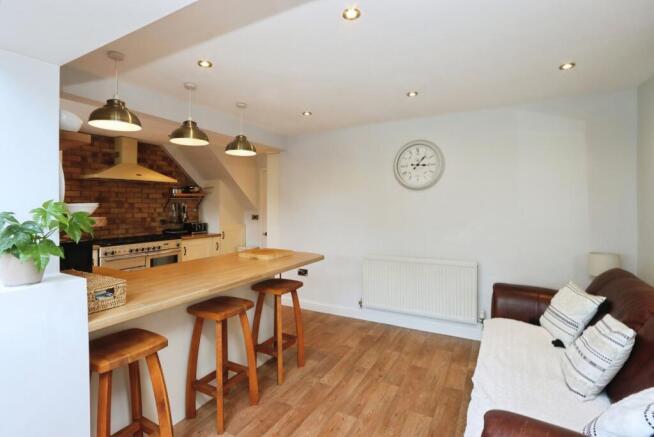 3 bed Semi-Detached for sale Image 6