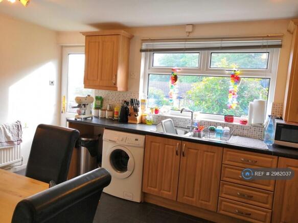Kitchen, Dining Table & Chairs,Washer,Fridge