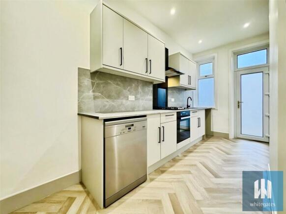 2 bed Terraced to rent Image 9