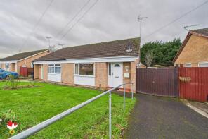 28, Badger Close, Gloucester GL4 5EY
