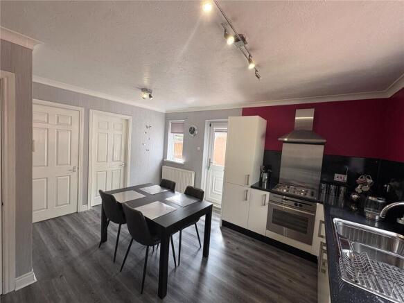 4 bed Detached for sale Image 7