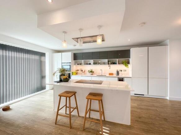 kitchen 2.jpg