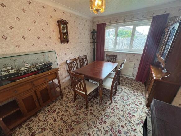 2 bed Semi-Detached Bungalow for sale Image 6