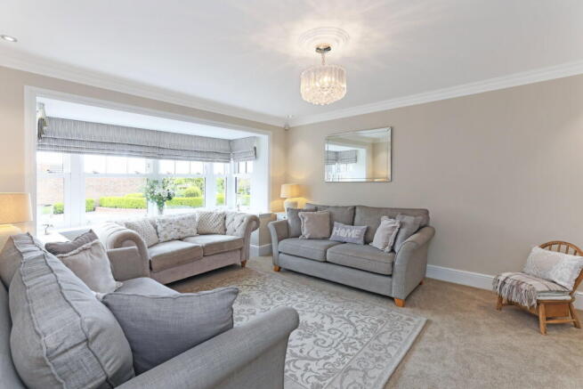 4 bed Detached for sale Image 7