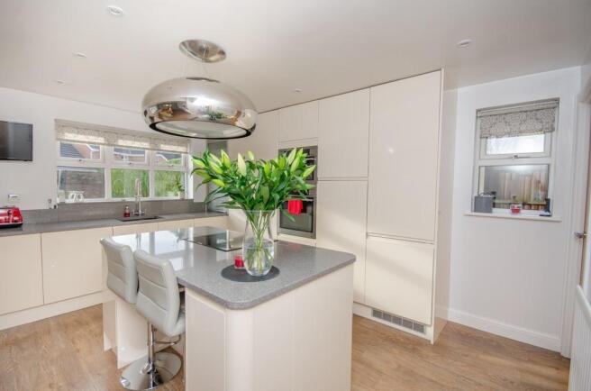 Kitchen pic 1.jpg