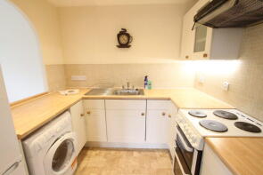 17, Broome Way, Banbury OX16 3WQ