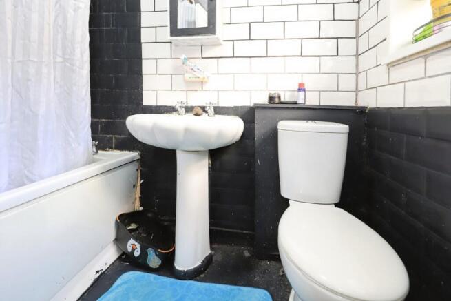 Bathroom/ W.C.
