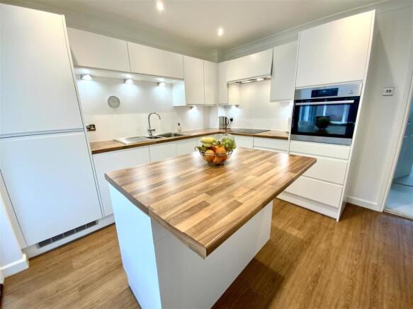 Fabulous Fitted Kitchen