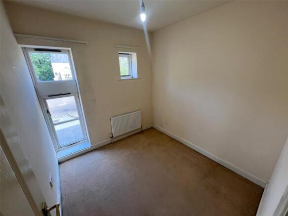 2 bed Apartment for sale Image 6