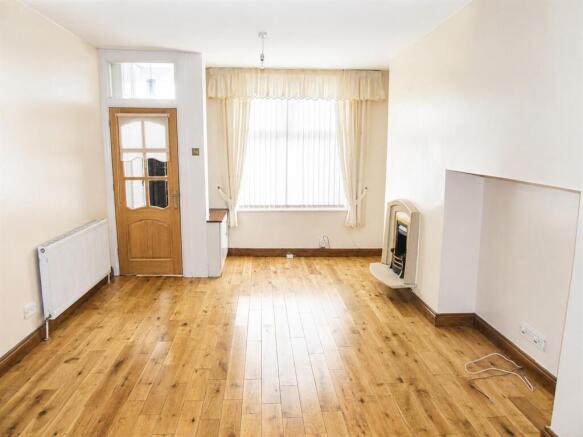 Living Room1.jpg
