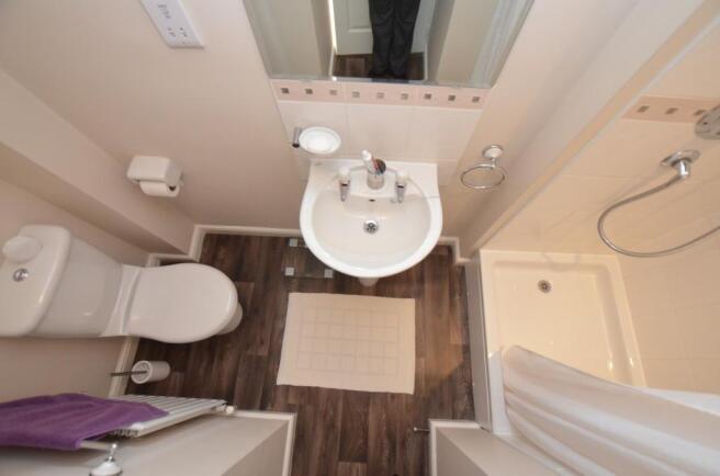 EN-SUITE SHOWER/WC