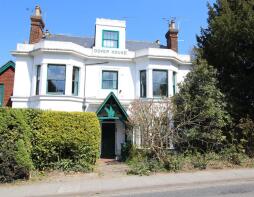 Flat 4, 75, Old Dover Road, Canterbury CT1 3DB