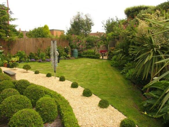 Landscaped Rear Gard