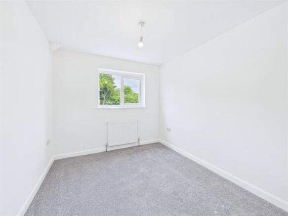 2 bed Apartment to rent Image 9