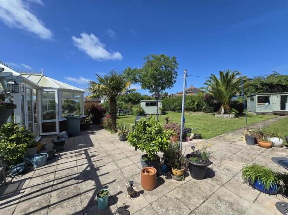 Garden to shed.jpg