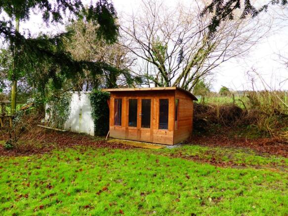 SUMMER HOUSE & GARDE
