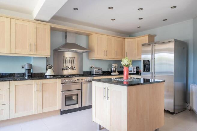 Essendene Road, Caterham, CR3 photo 4
