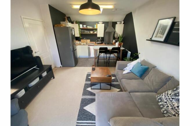 Lounge / Kitchen