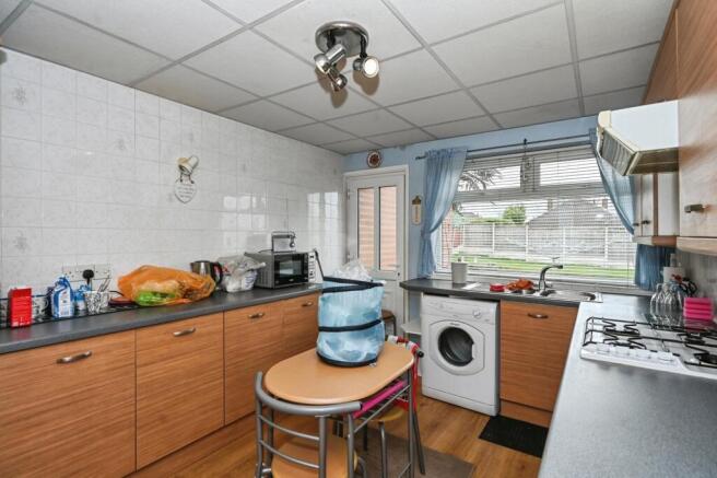 Swale Avenue, Rainhill, Prescot, Merseyside, L35 photo 4