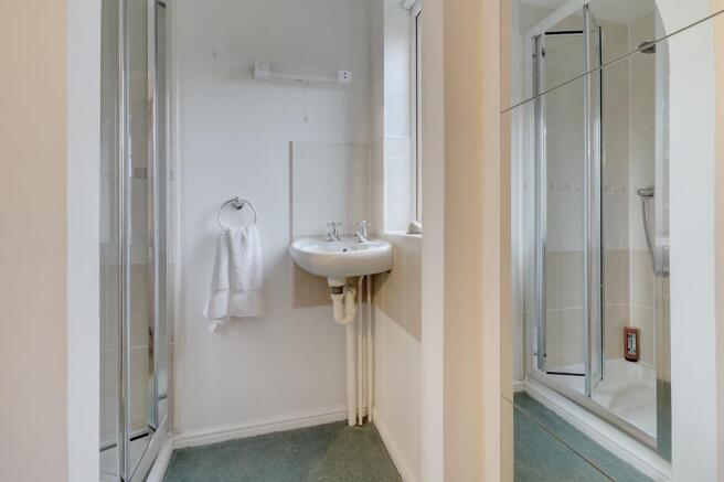 Ensuite shower room