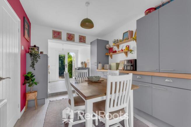 3 bed Semi-Detached for sale Image 6