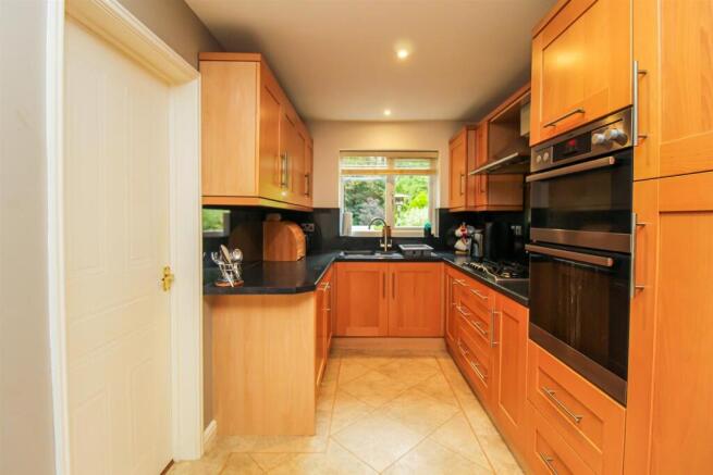 KITCHEN BREAKFAST ROOM