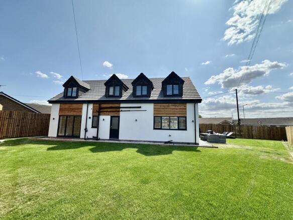 4 bed Detached for sale Image 5