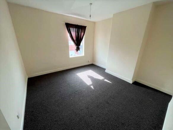 3 bed Terraced to rent Image 6