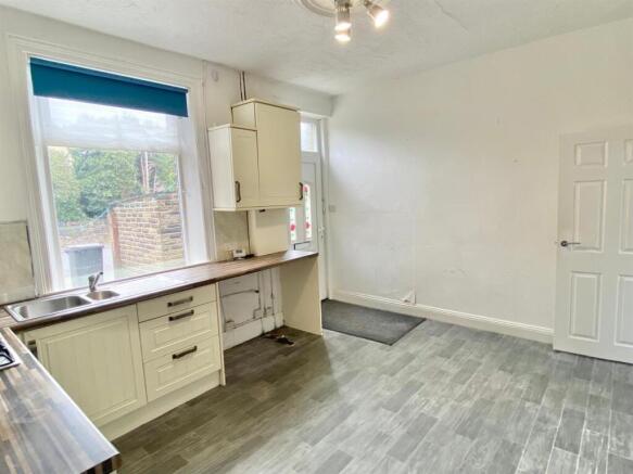 2 bed Terraced for sale Image 6