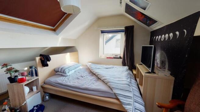 4 bed Semi-Detached to rent Image 5