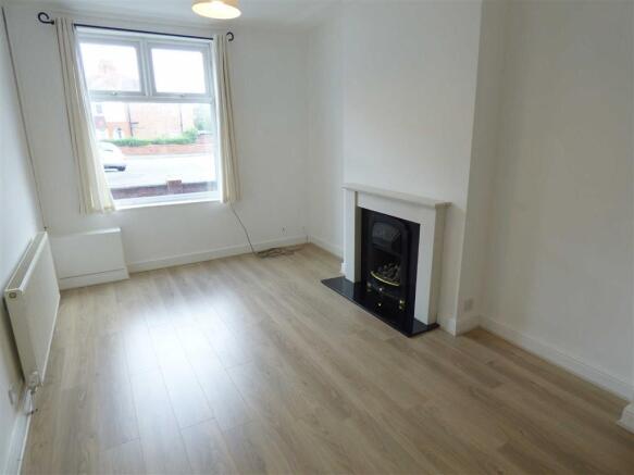 Open Plan Living/Dining Area: