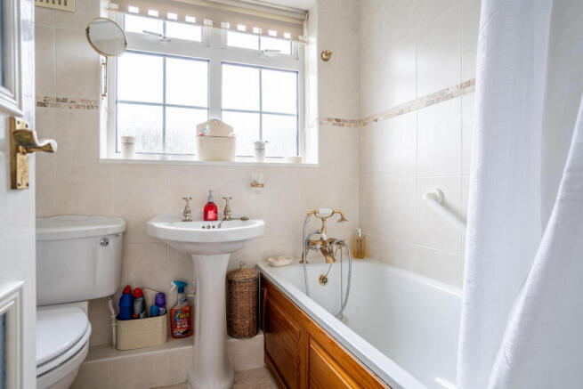 4 bed Detached for sale Image 12