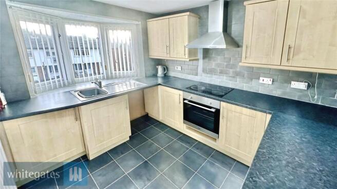 2 bed Apartment for sale Image 4