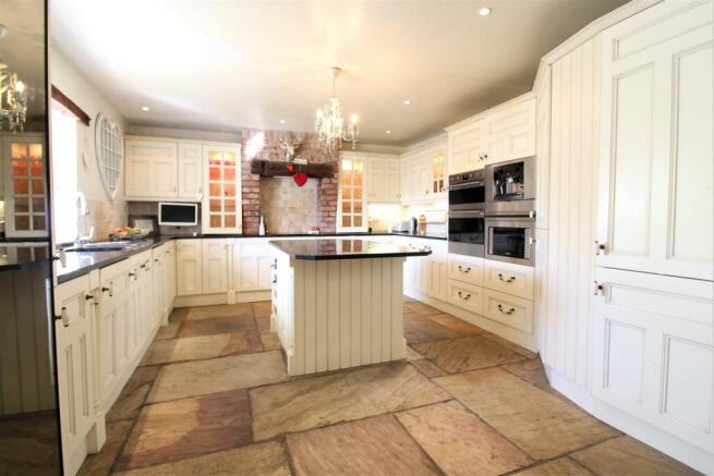 Kitchen New.jpg