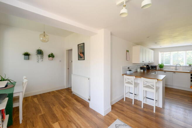 3 bed Semi-Detached for sale Image 8