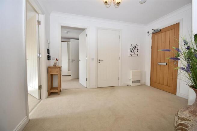 2 bed Retirement Property for sale Image 9