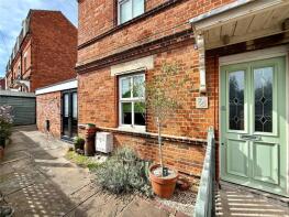 7, Vicarage Lane, Eastbourne BN20 8AX