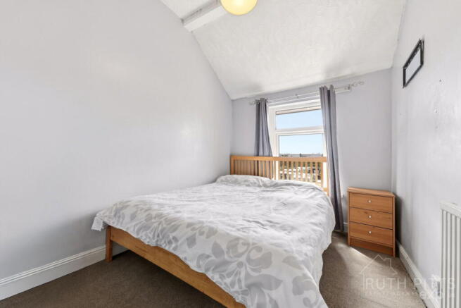 3 bed Terraced for sale Image 12