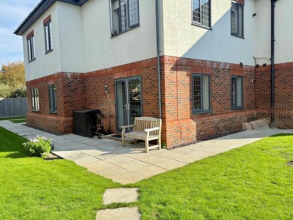 2 Harwood Apartme...